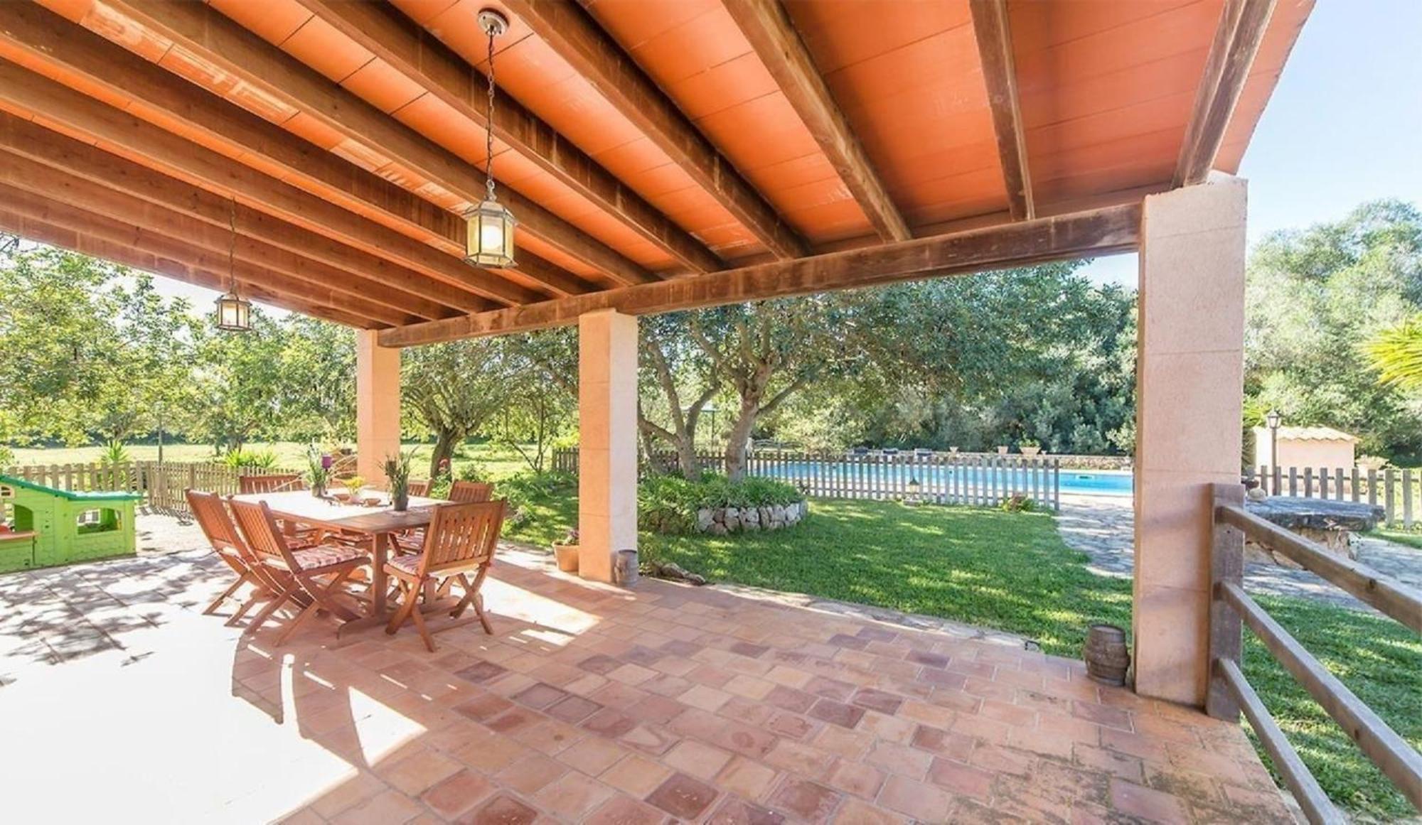 Ferienhaus In Mit Grossem Pool