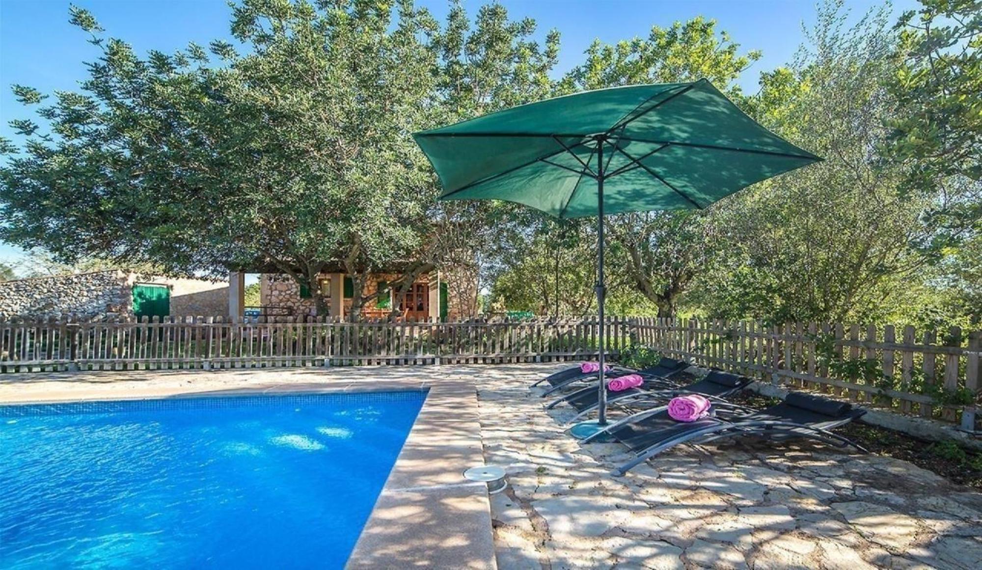 Ferienhaus In Mit Grossem Pool